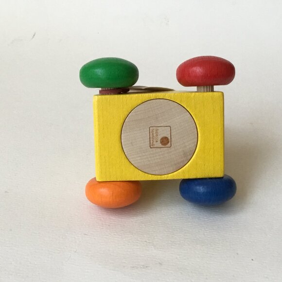 Selecta Spielzeug Topeto Mouse Wooden Squeaky Toy Car - Picture 4 of 6